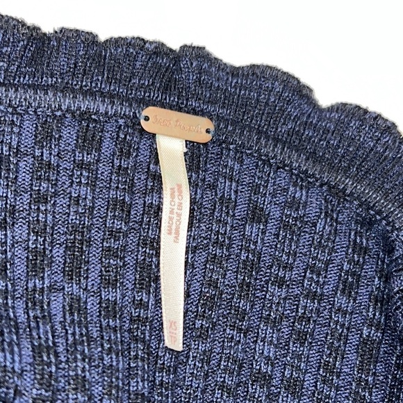 Free People Navy Blue Ruffled Trim V-neckline Cami size XS - Picture 9 of 11